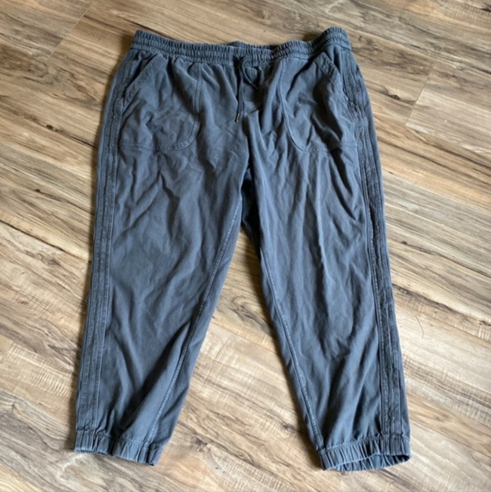ATHLETA FARALLON JOGGERS. SIZE 20